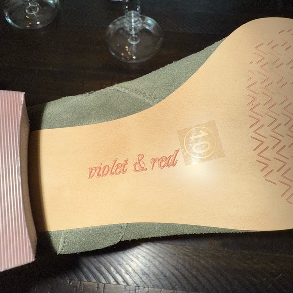 Violet & Red Green Suede Heeled Boots NWT - Picture 8 of 8